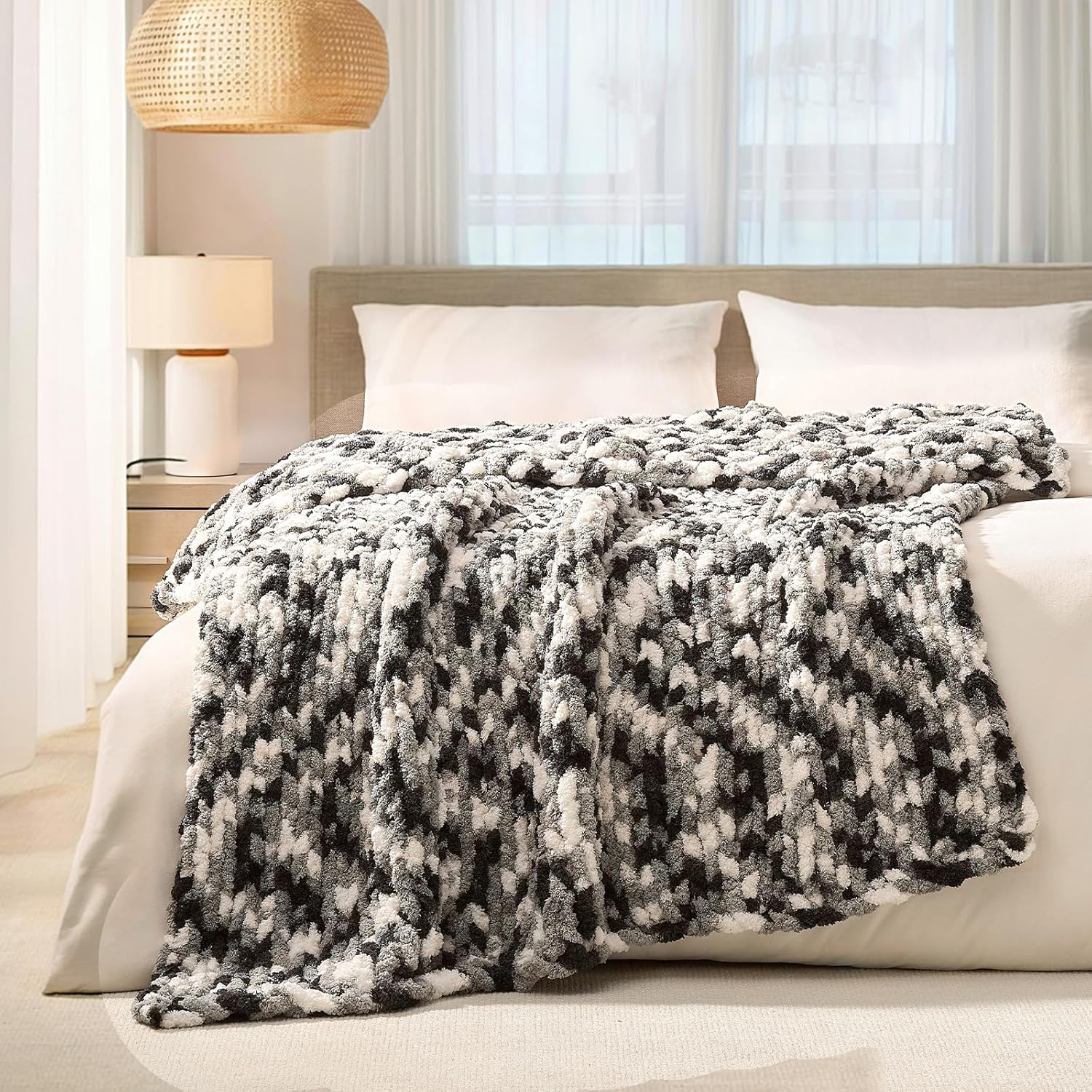 L'AGRATY Chunky Knit Blanket - Soft Chunky Throw 60x80 inches: 100% Hand Kintted Chenile Crochet Throw for Couch - Large Cable Knit Blanket for Home Decor (Ivory)