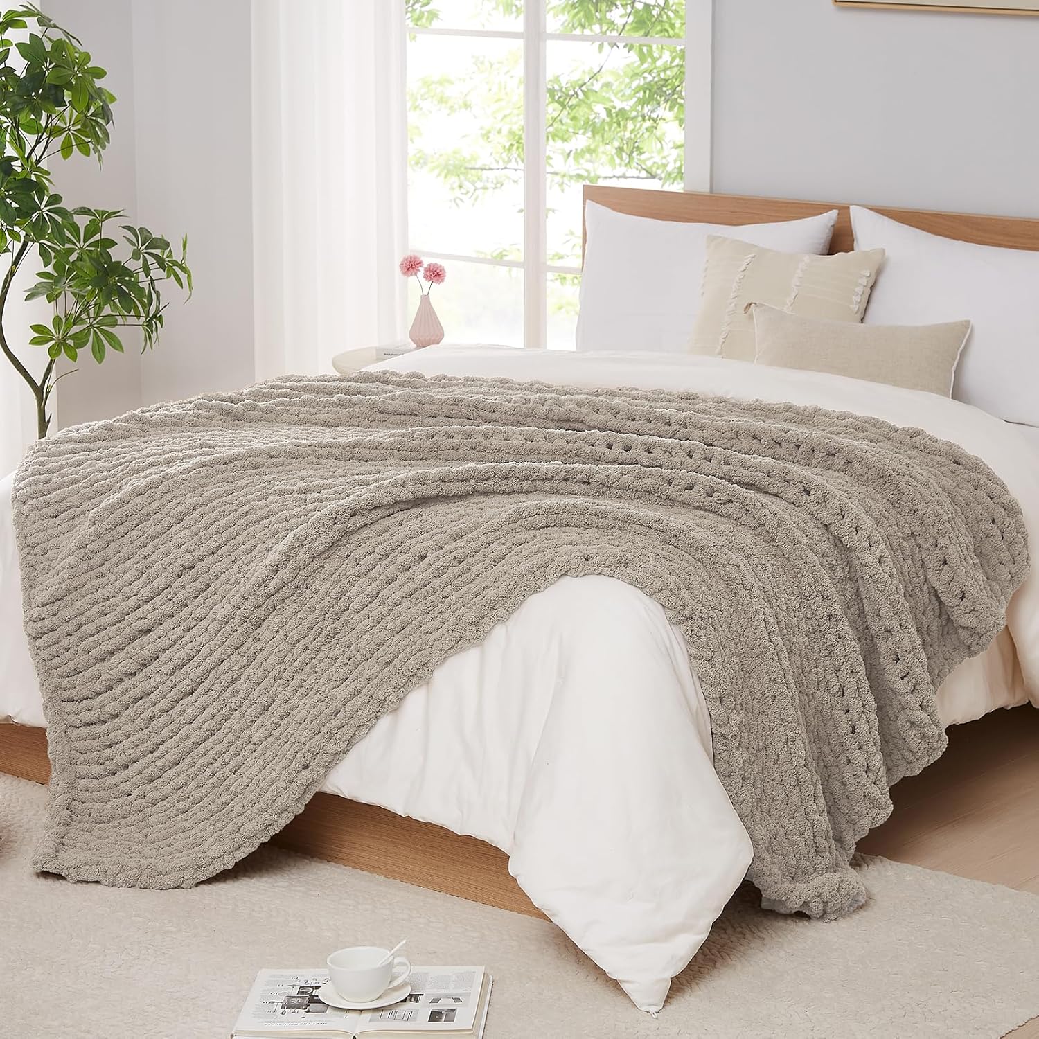 L'AGRATY Chunky Knit Blanket - Soft Chunky Throw 60x80 inches: 100% Hand Kintted Chenile Crochet Throw for Couch - Large Cable Knit Blanket for Home Decor (Ivory)