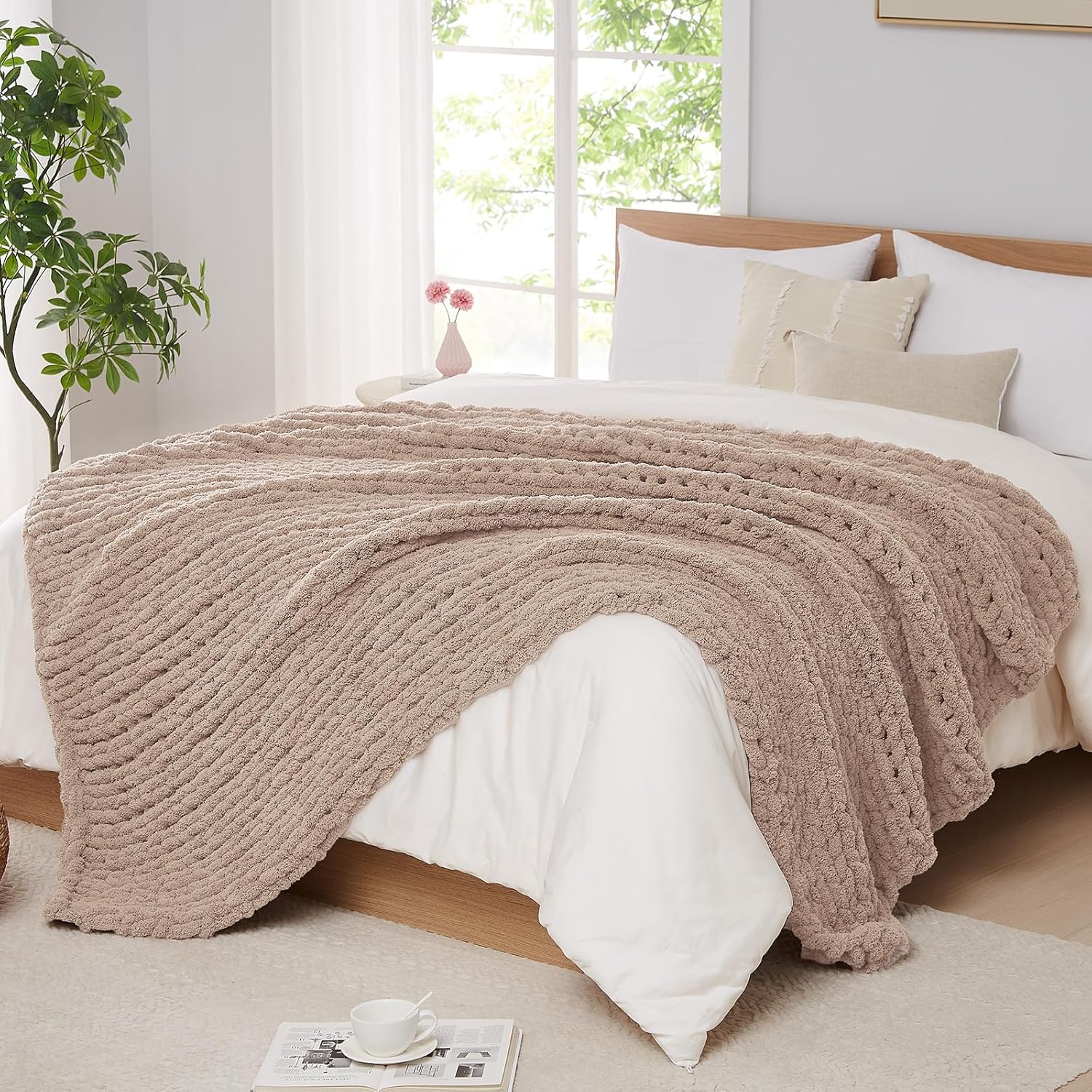 L'AGRATY Chunky Knit Blanket - Soft Chunky Throw 60x80 inches: 100% Hand Kintted Chenile Crochet Throw for Couch - Large Cable Knit Blanket for Home Decor (Ivory)