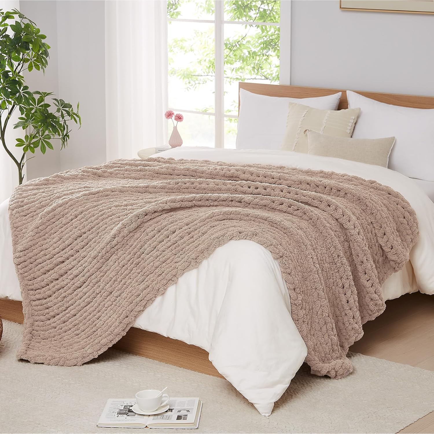 L'AGRATY Chunky Knit Blanket - Soft Chunky Throw 60x80 inches: 100% Hand Kintted Chenile Crochet Throw for Couch - Large Cable Knit Blanket for Home Decor (Ivory)