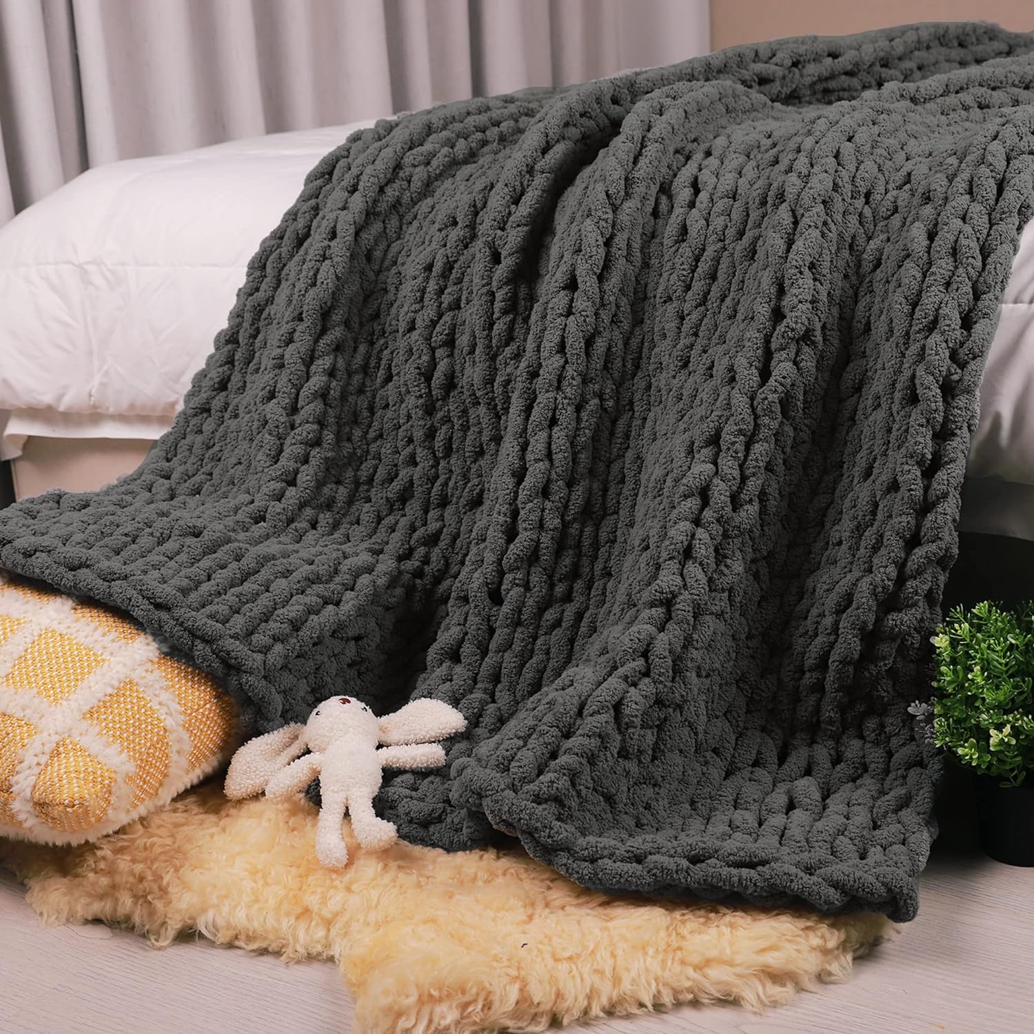 Carriediosa Chunky Knit Throw Blanket 50" X 60", 100% Hand Made Large Chenille Loop Yarn Soft Fluffy Throws for Couch Sofa Bed, Big Crochet Cozy Heavy Thick Cable Woven Blankets, Taupe