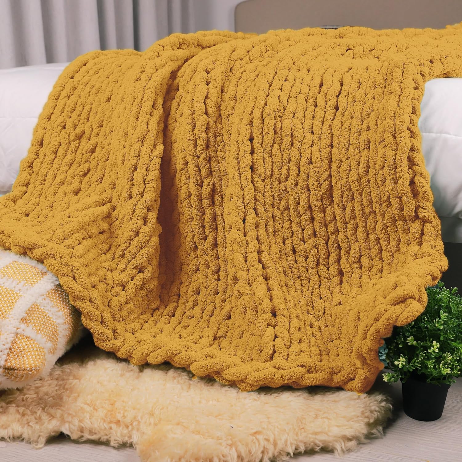 Carriediosa Chunky Knit Throw Blanket 50" X 60", 100% Hand Made Large Chenille Loop Yarn Soft Fluffy Throws for Couch Sofa Bed, Big Crochet Cozy Heavy Thick Cable Woven Blankets, Taupe